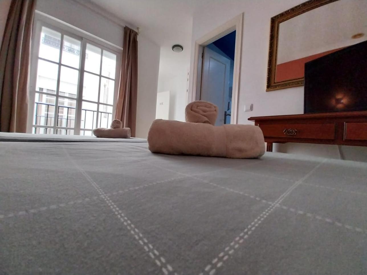 Hostal Montys Нерха Екстериор снимка
