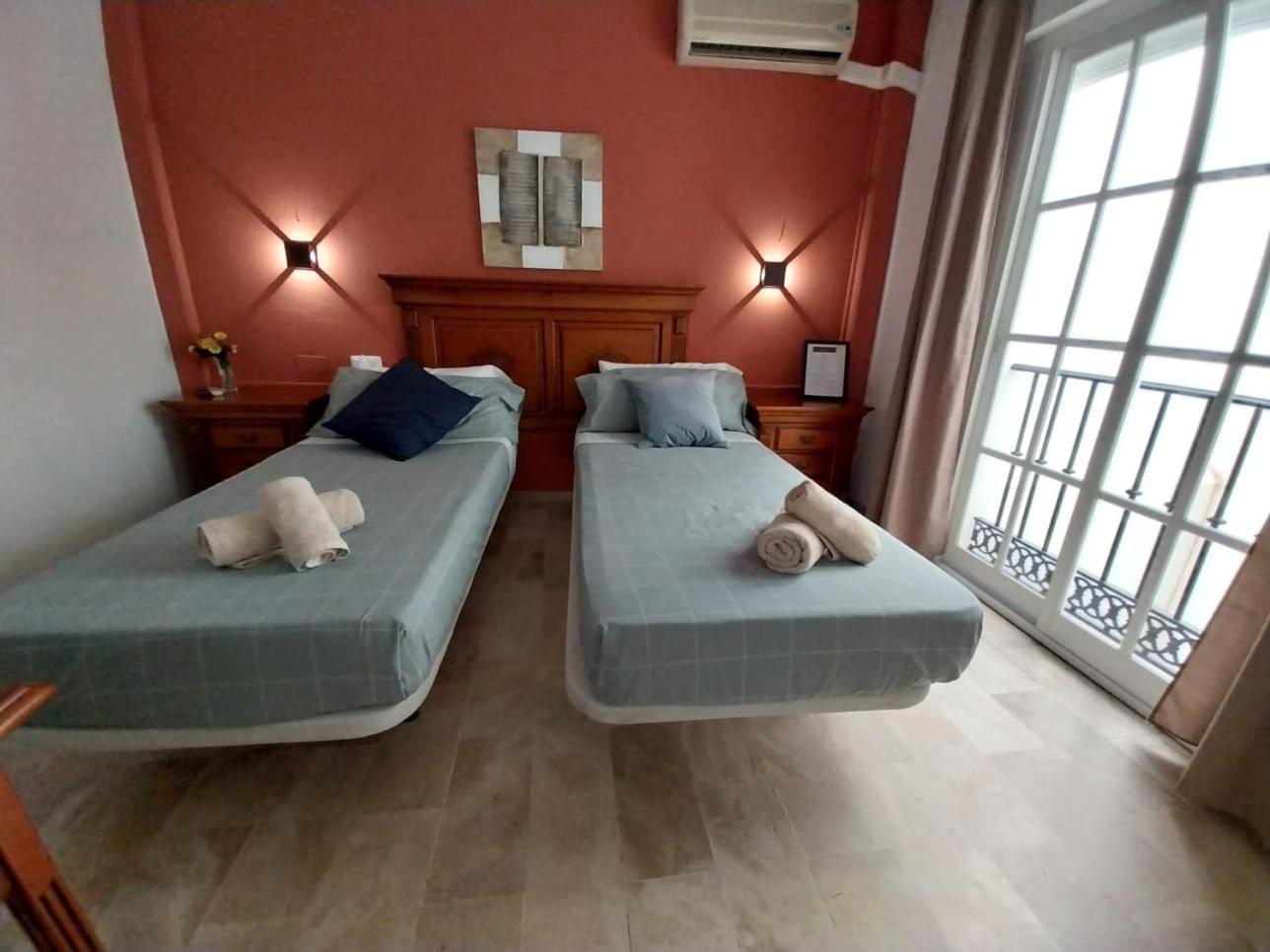 Hostal Montys Нерха Екстериор снимка