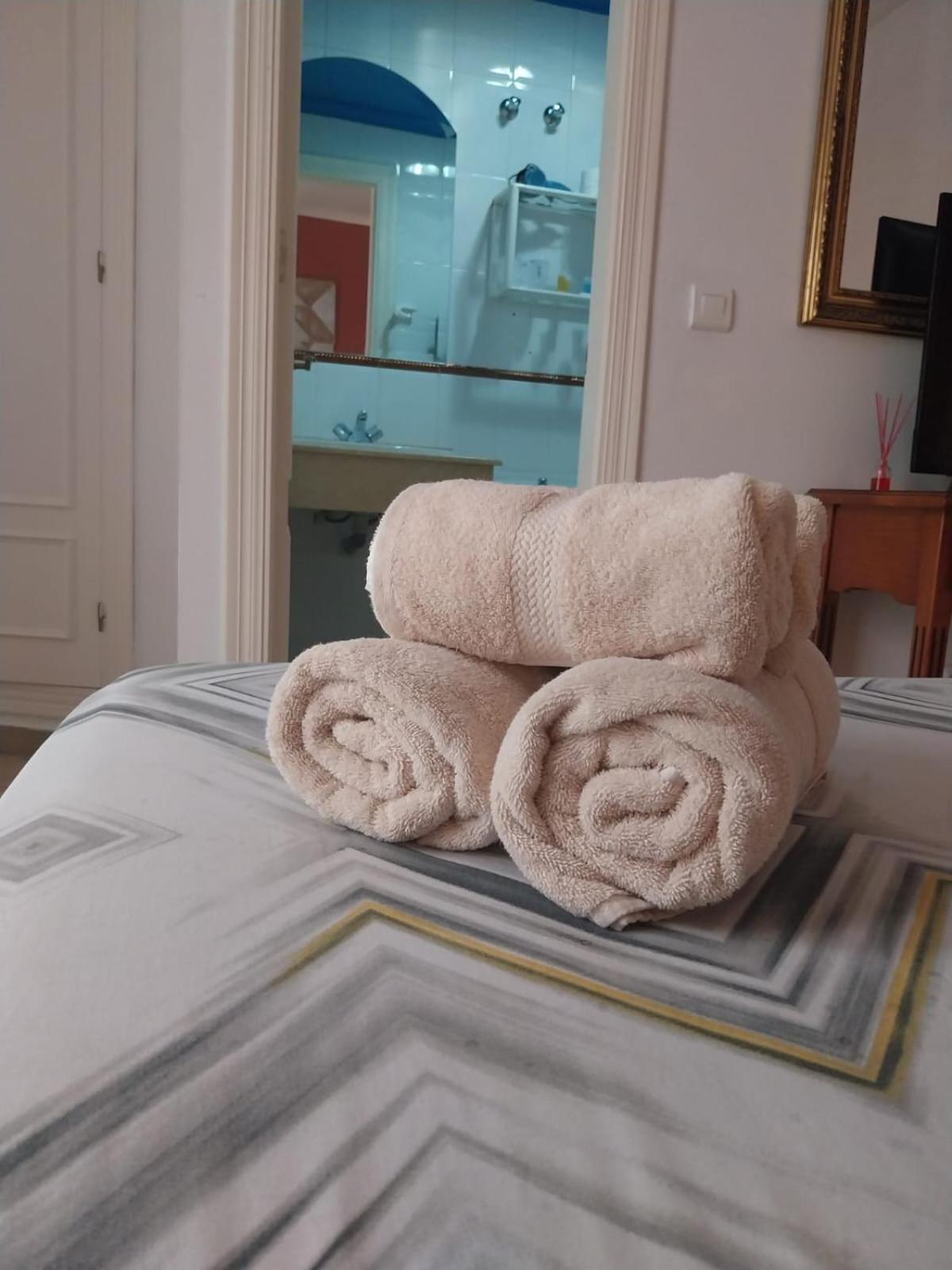 Hostal Montys Нерха Екстериор снимка
