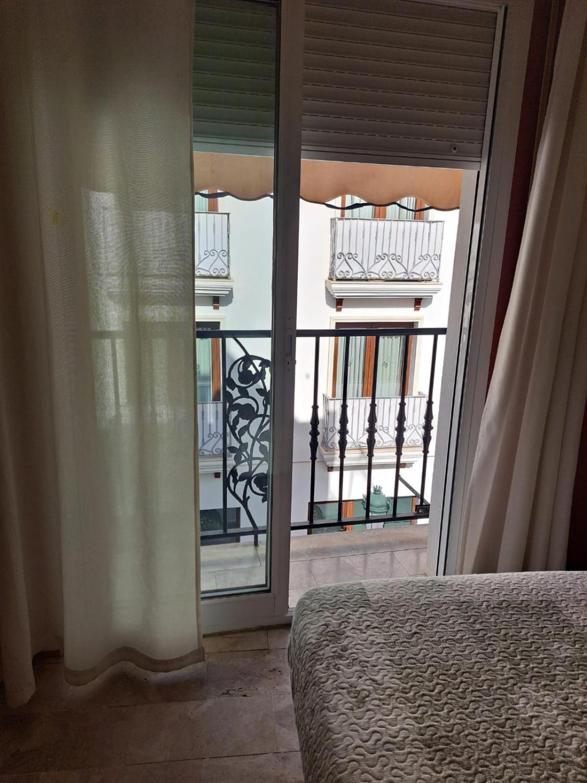 Hostal Montys Нерха Екстериор снимка